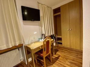 Double Room (Air conditioning)