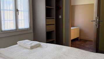 Dreibettzimmer, Gemeinschaftsbad