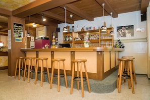 Bar (in der Unterkunft)