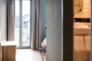 Ropa de cama de alta calidad, cubrecamas y muebles diferentes 