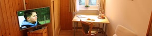 Standard Single Room, 1 Bedroom, Non Smoking, Mountainside | In-room dining