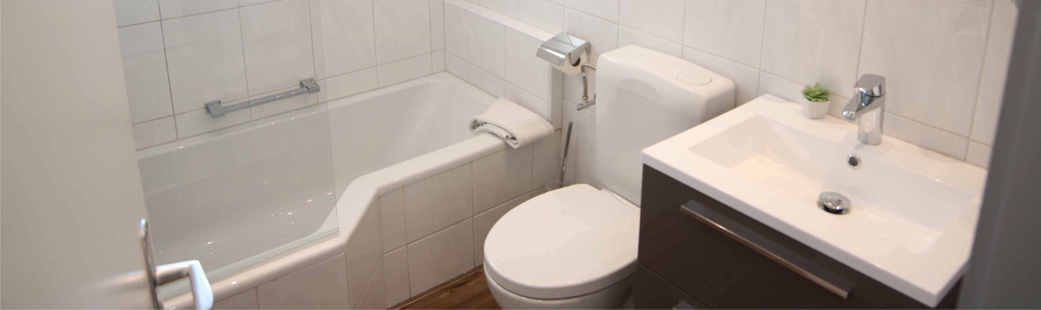 family quadruple room, 1 bedroom, non smoking, mountainside | bathroom | shower, free toiletries, hair dryer, towels