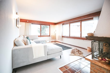 Ferienwohnung | Allergikerbettwaren, Zimmersafe, Schreibtisch, kostenloses WLAN