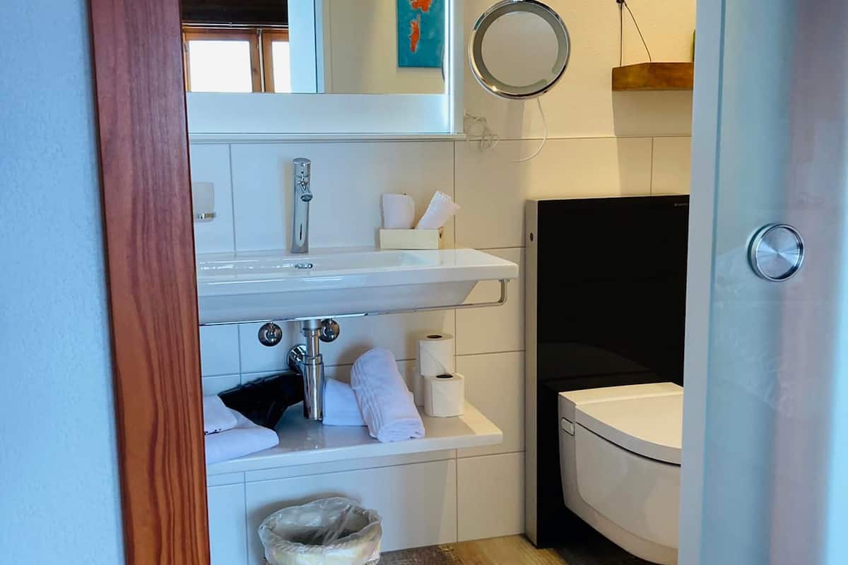 condo | bathroom | free toiletries, hair dryer, towels
