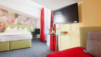 Standard Triple Room | Premium bedding, down comforters, Select Comfort beds, desk