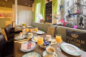 Colazione a buffet inclusa, servita tutte le mattine 