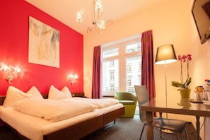 1 bedroom, premium bedding, down duvets, Select Comfort beds