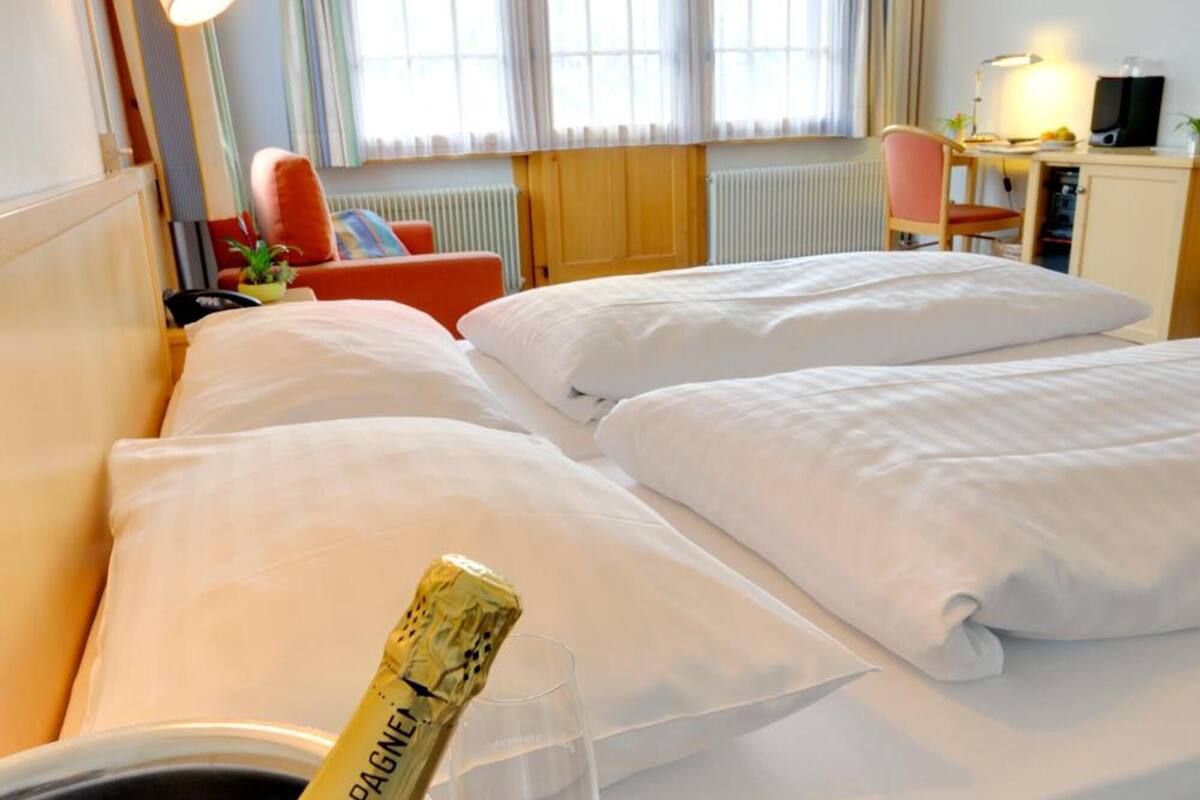 1 bedroom, in-room safe, desk, blackout curtains