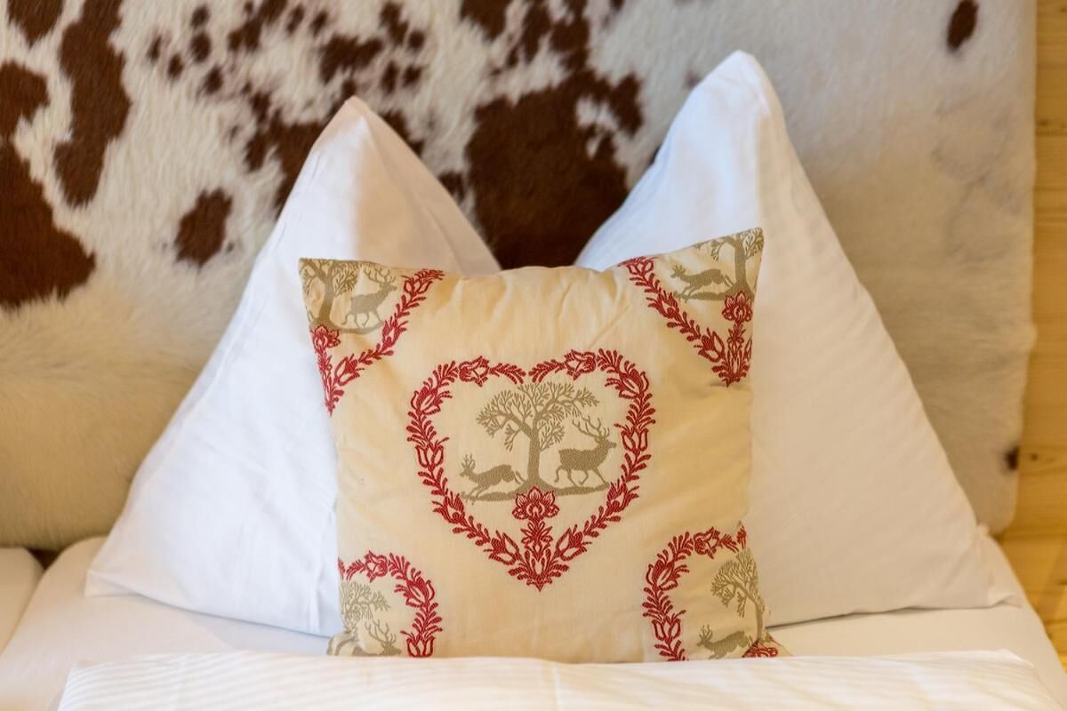 1 bedroom, in-room safe, desk, blackout curtains