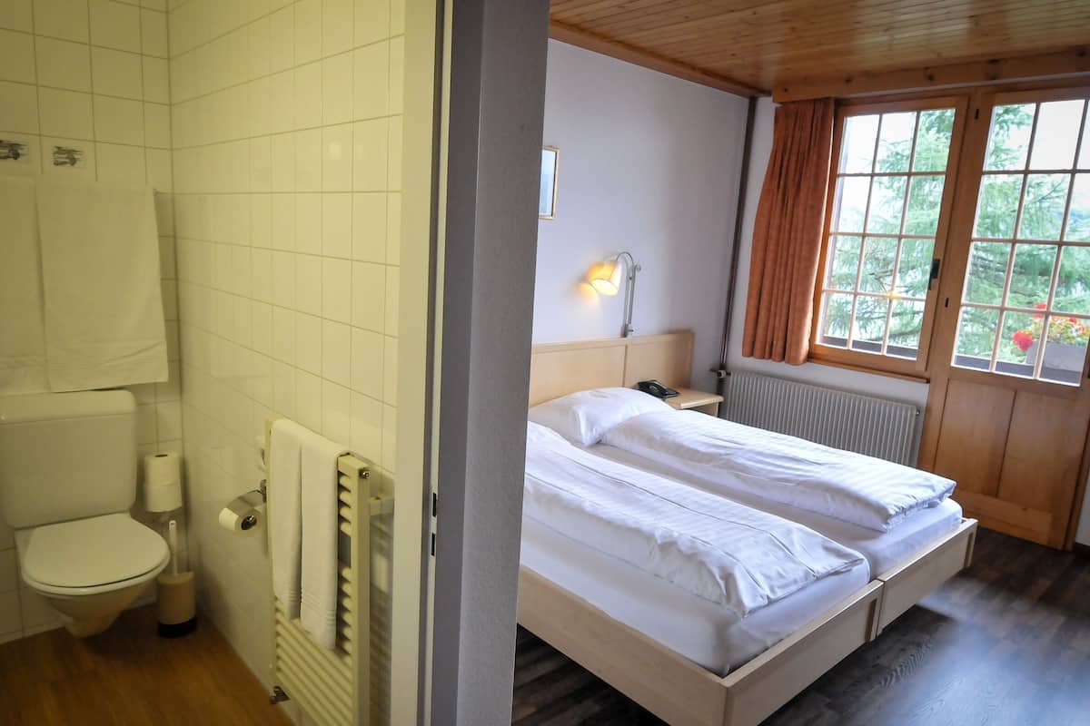 Chambre Double Supérieure, balcon, vue montagne | Salle de bain