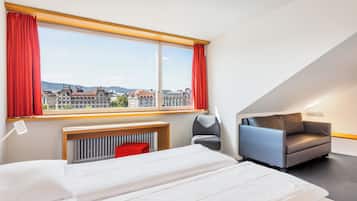 Panorama Room | Hypo-allergenic bedding, iron/ironing board, free WiFi, bed sheets