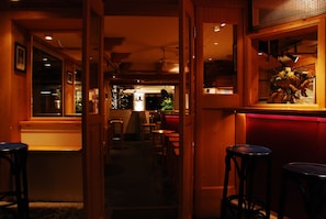 Bar (in der Unterkunft)