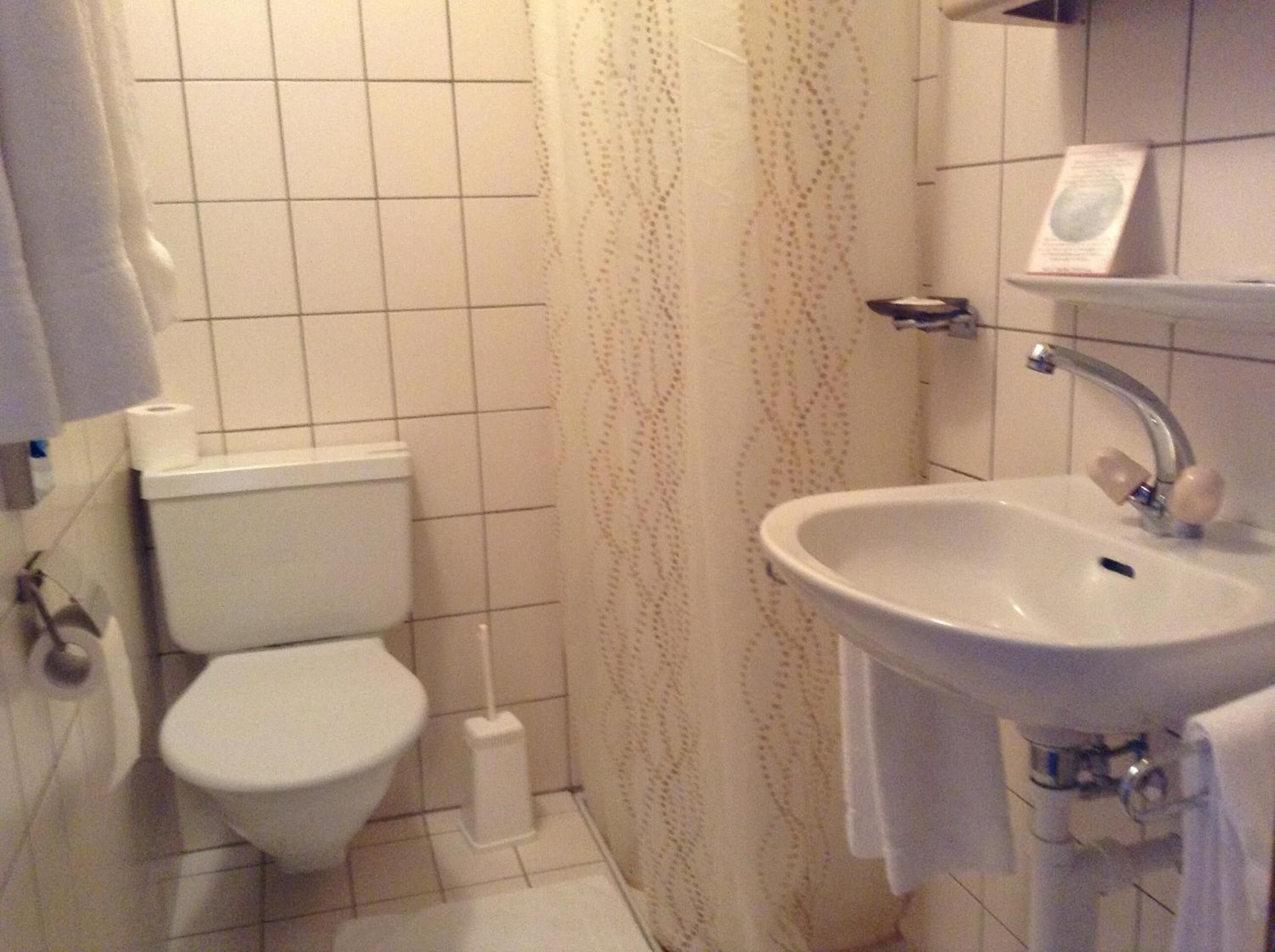 shower, free toiletries, towels, soap