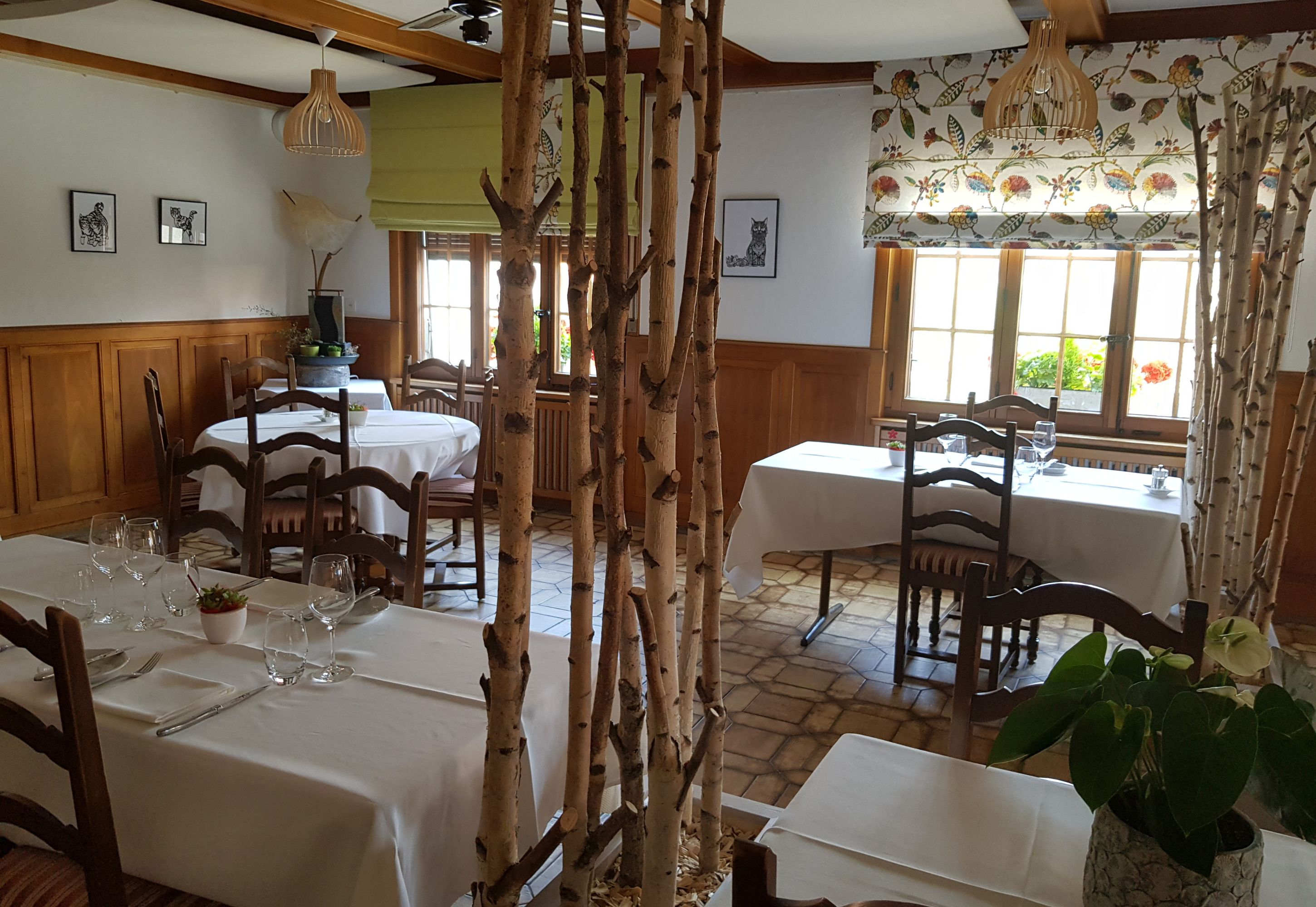 breakfast, lunch and dinner served