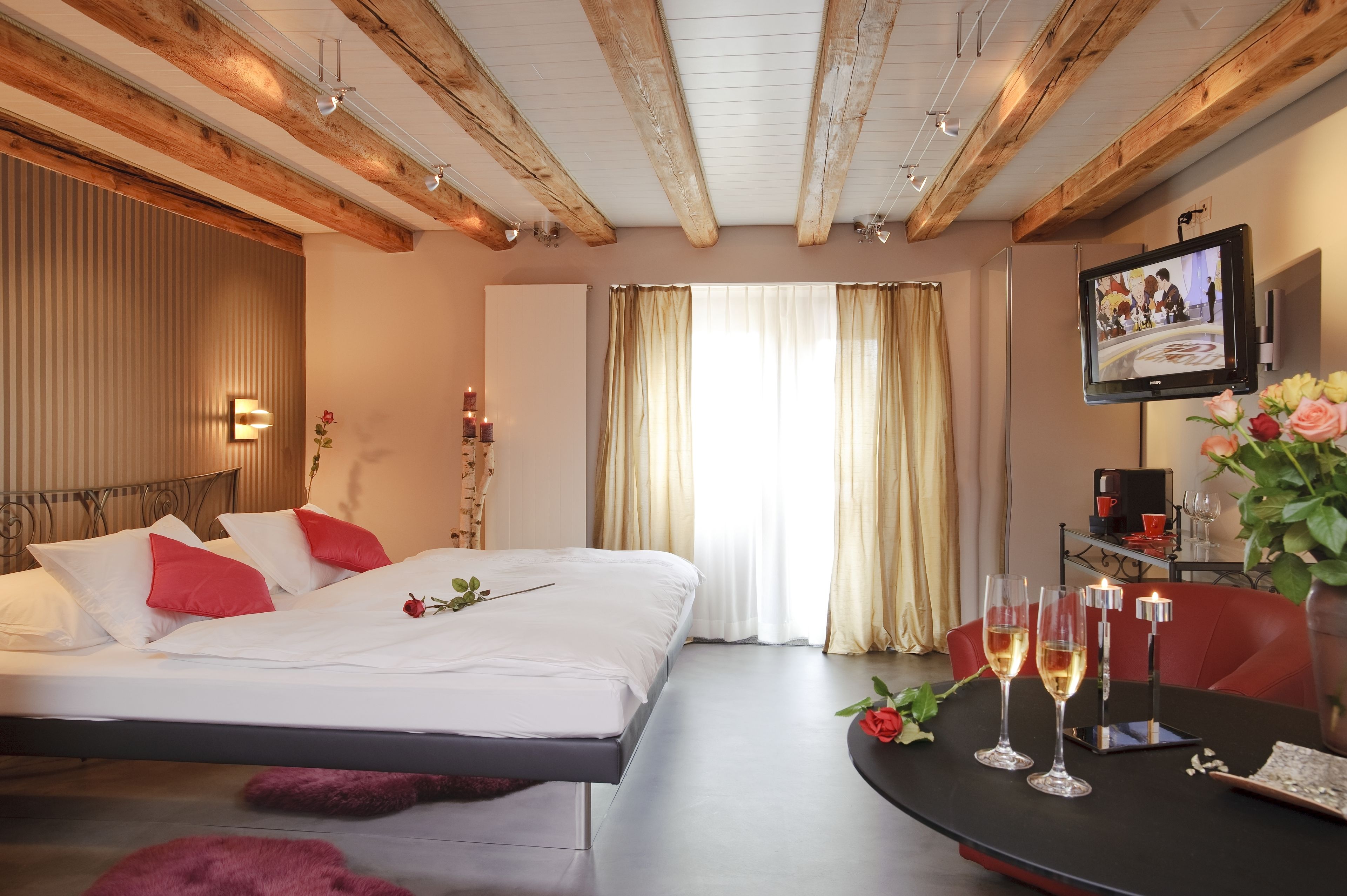 double room, private bathroom (loveroom geniesser) | down duvets, in-room safe, individually decorated