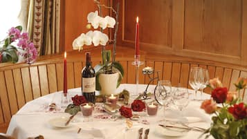 Breakfast, lunch, dinner served; Regional cuisine, alfresco dining