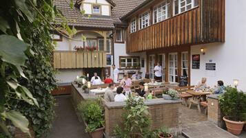 Frühstück, Mittagessen, Abendessen, regionale Küche, Speisen im Freien