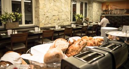 Alexander Guesthouse