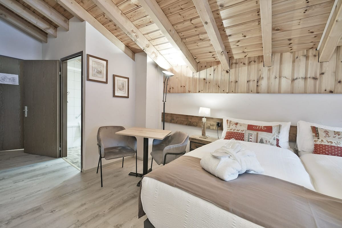 Suite junior | Caja de seguridad en la habitación, escritorio y wifi gratis