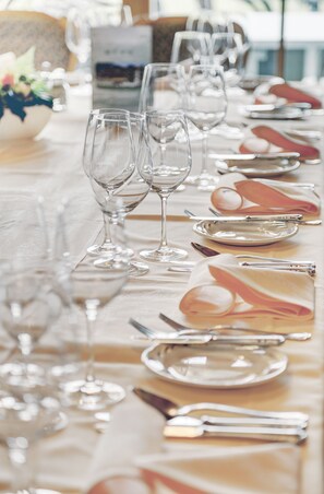 Breakfast, lunch, dinner served; French cuisine, garden views  - Hotel Simmenhof (Lenk)