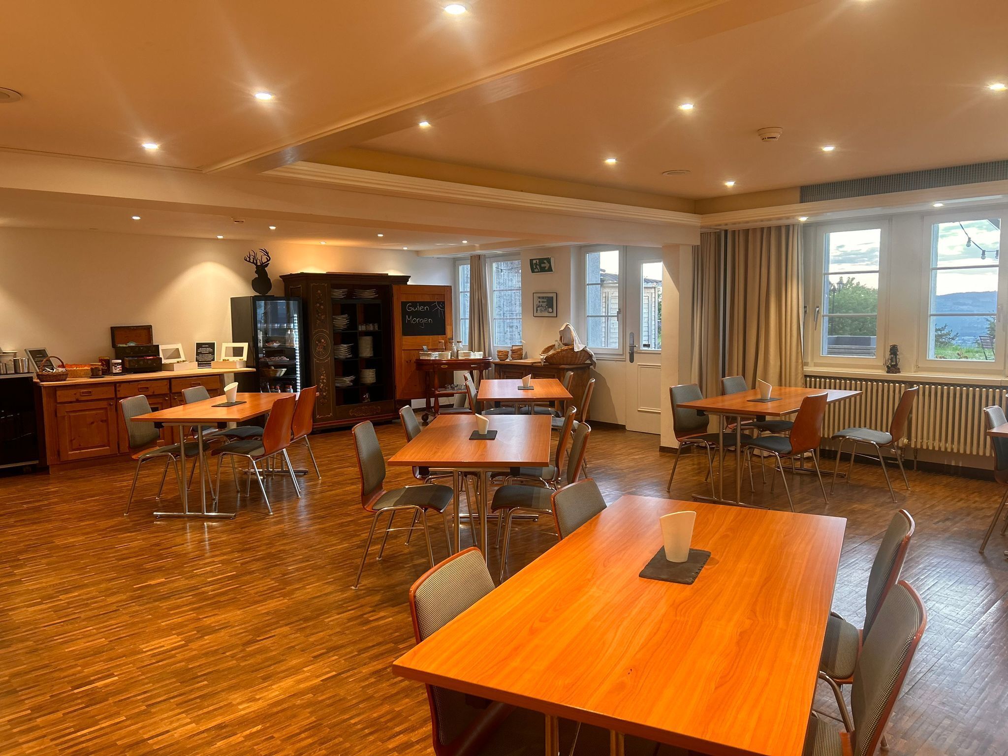 Free daily continental breakfast 