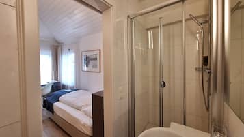 Standard-Einzelzimmer, Seeblick | Badezimmer