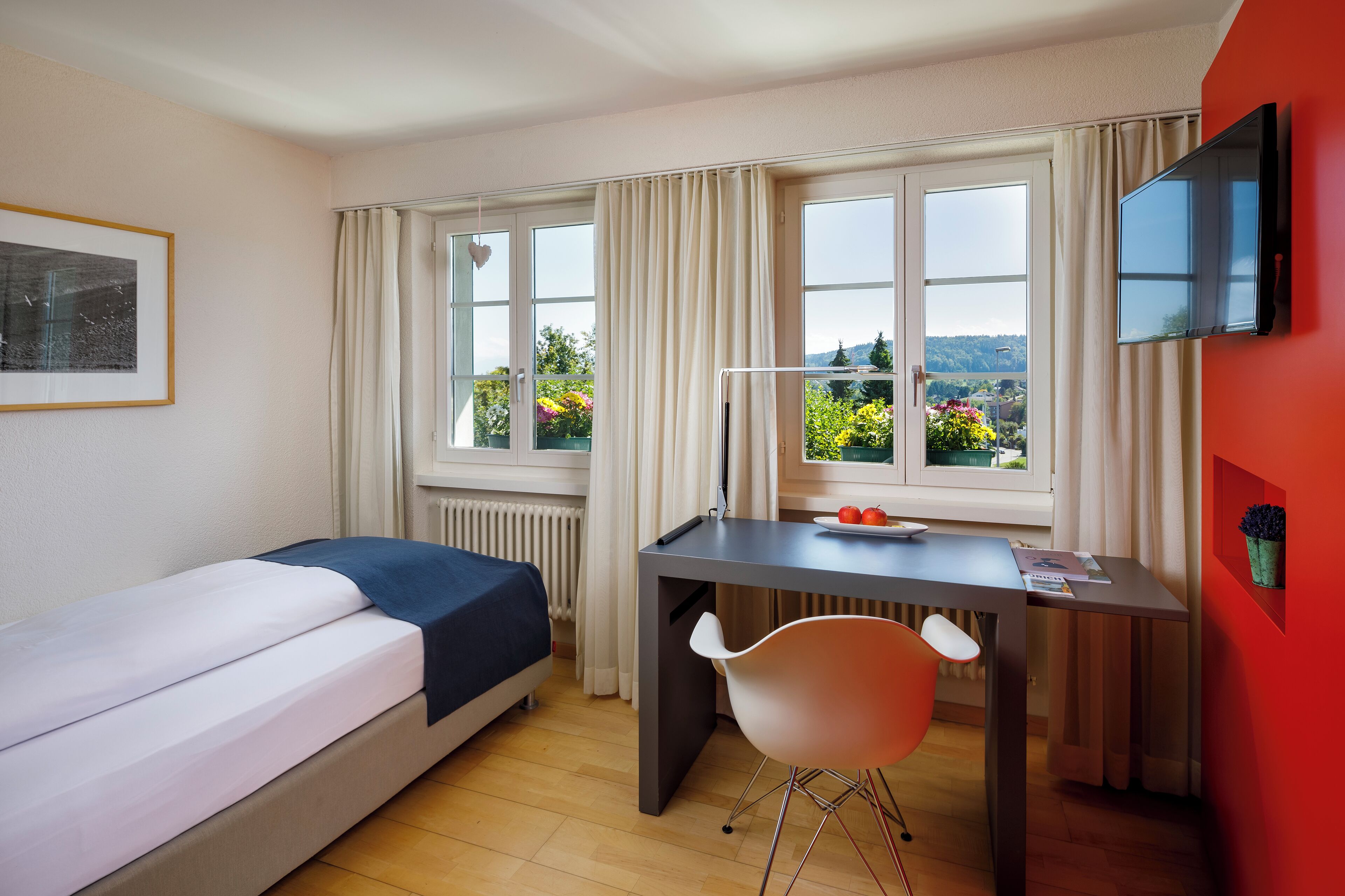 舒适单人房 | 办公桌、遮光窗帘、隔音、免费 WiFi