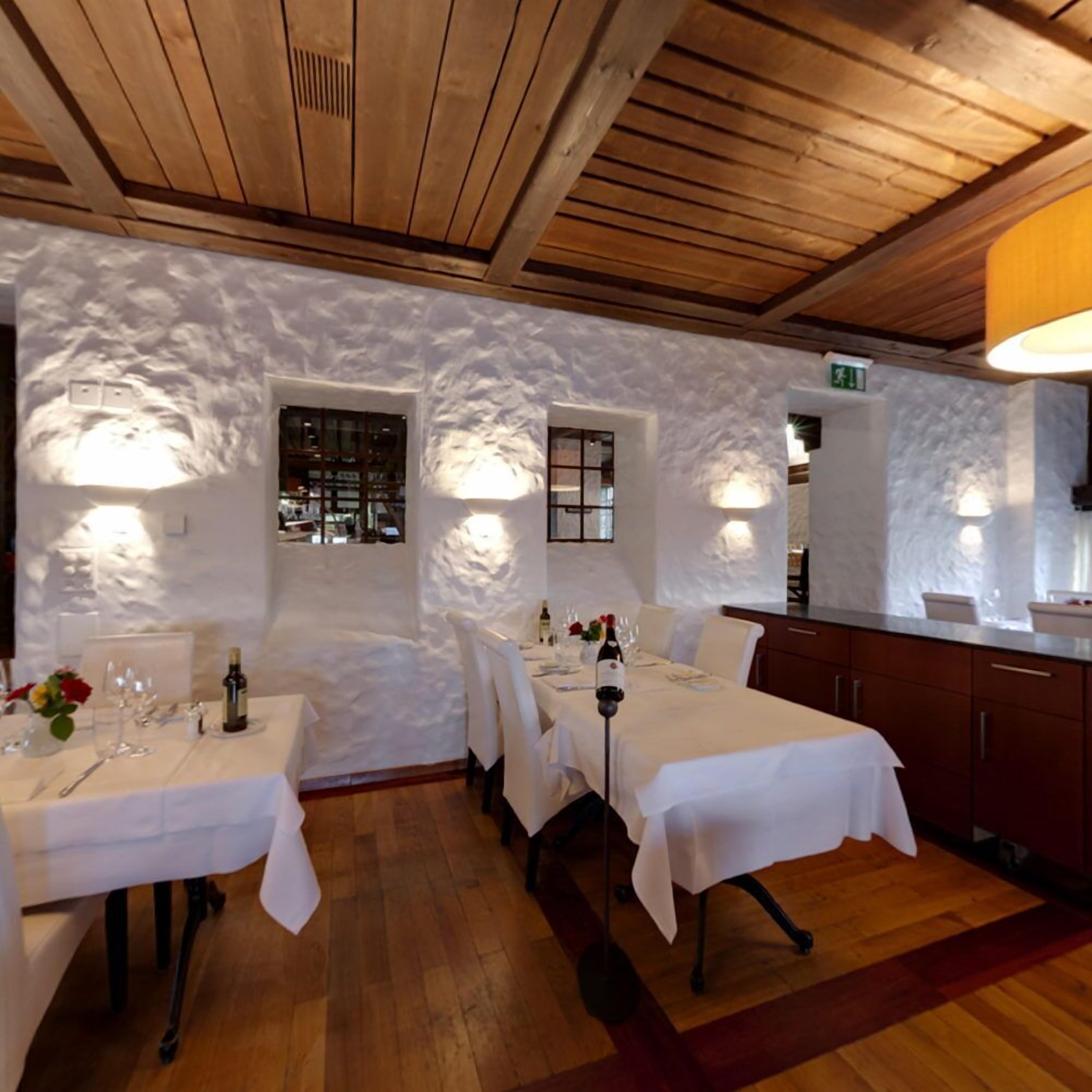 2 restaurants, regional cuisine