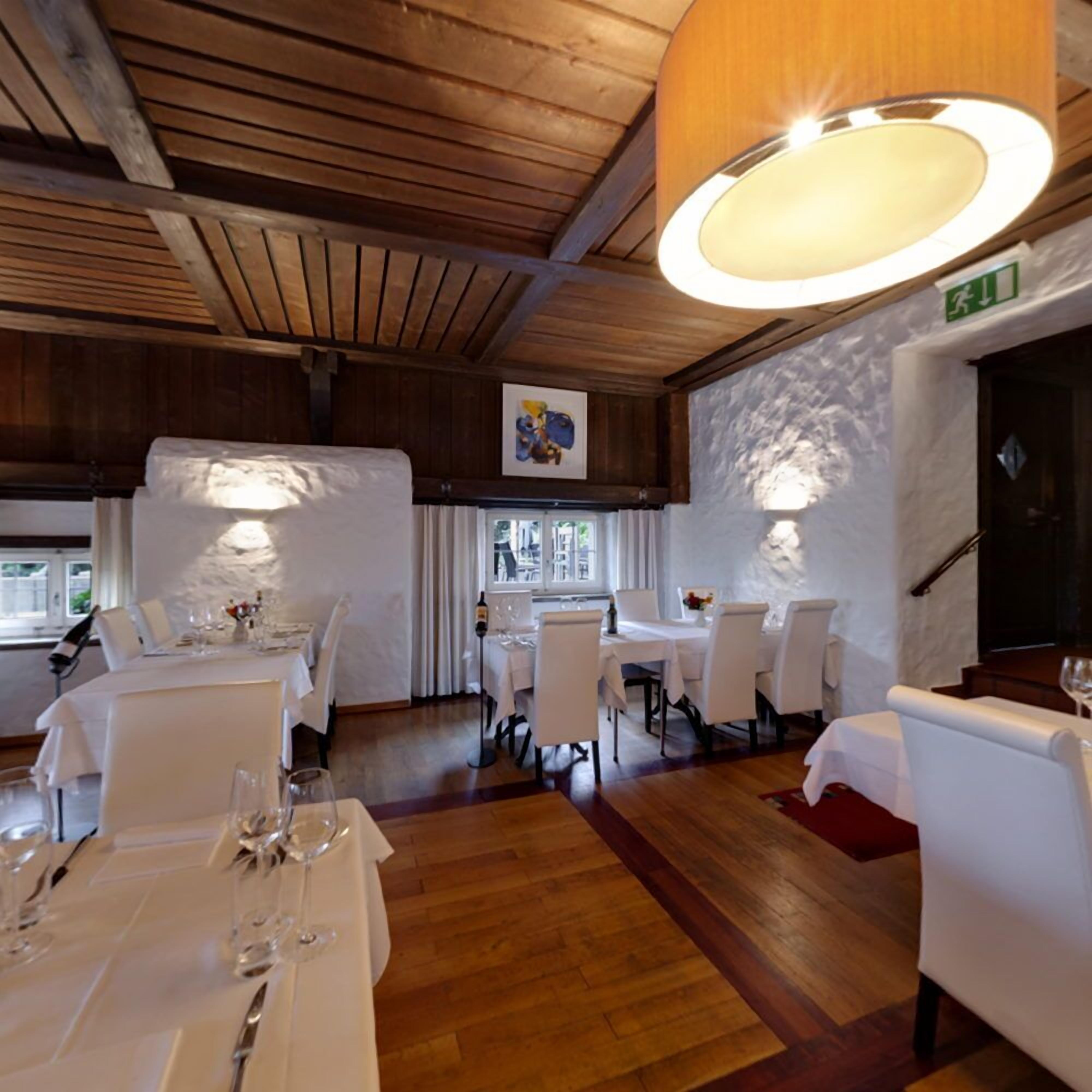 2 restaurants, regional cuisine