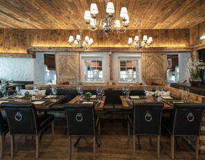 2 restaurants, Regional cuisine
