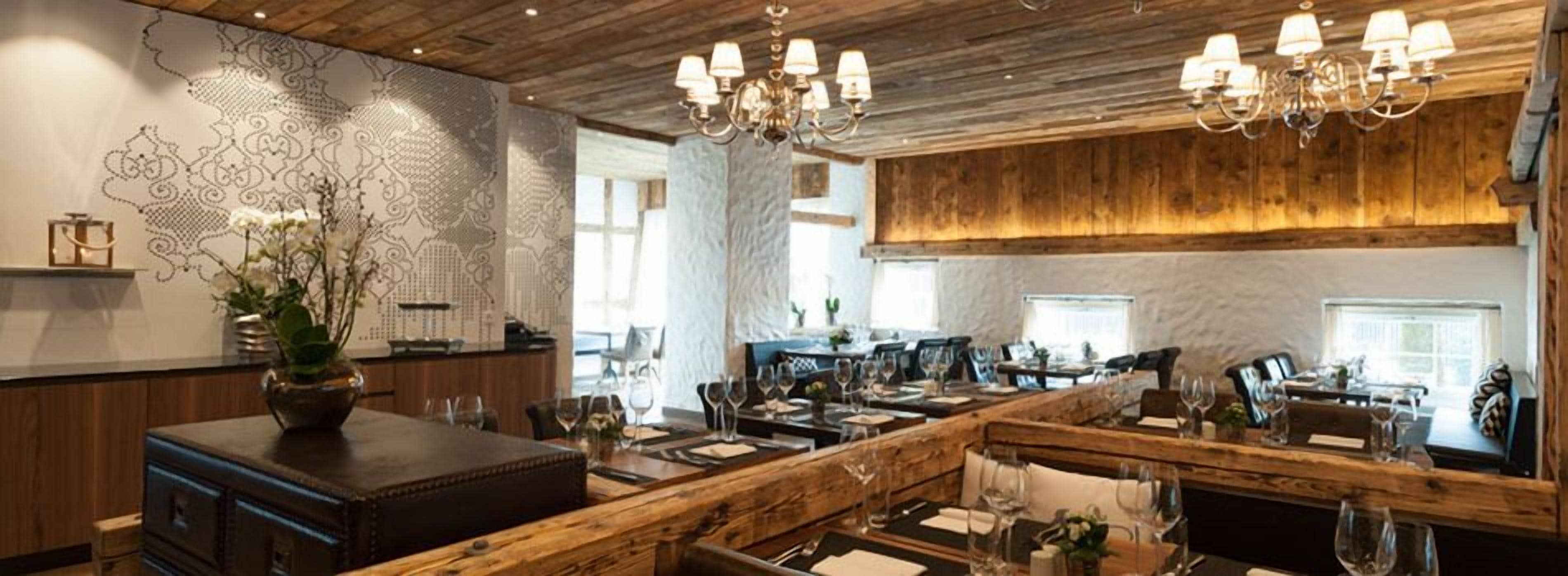 2 restaurants, regional cuisine