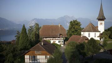 Hypo-allergenic bedding, in-room safe, blackout drapes, soundproofing