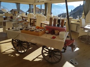 Tägliches inbegriffenes Frühstücksbuffet