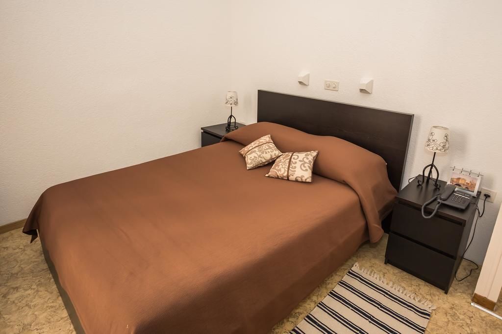 in-room safe, individually decorated, individually furnished, desk