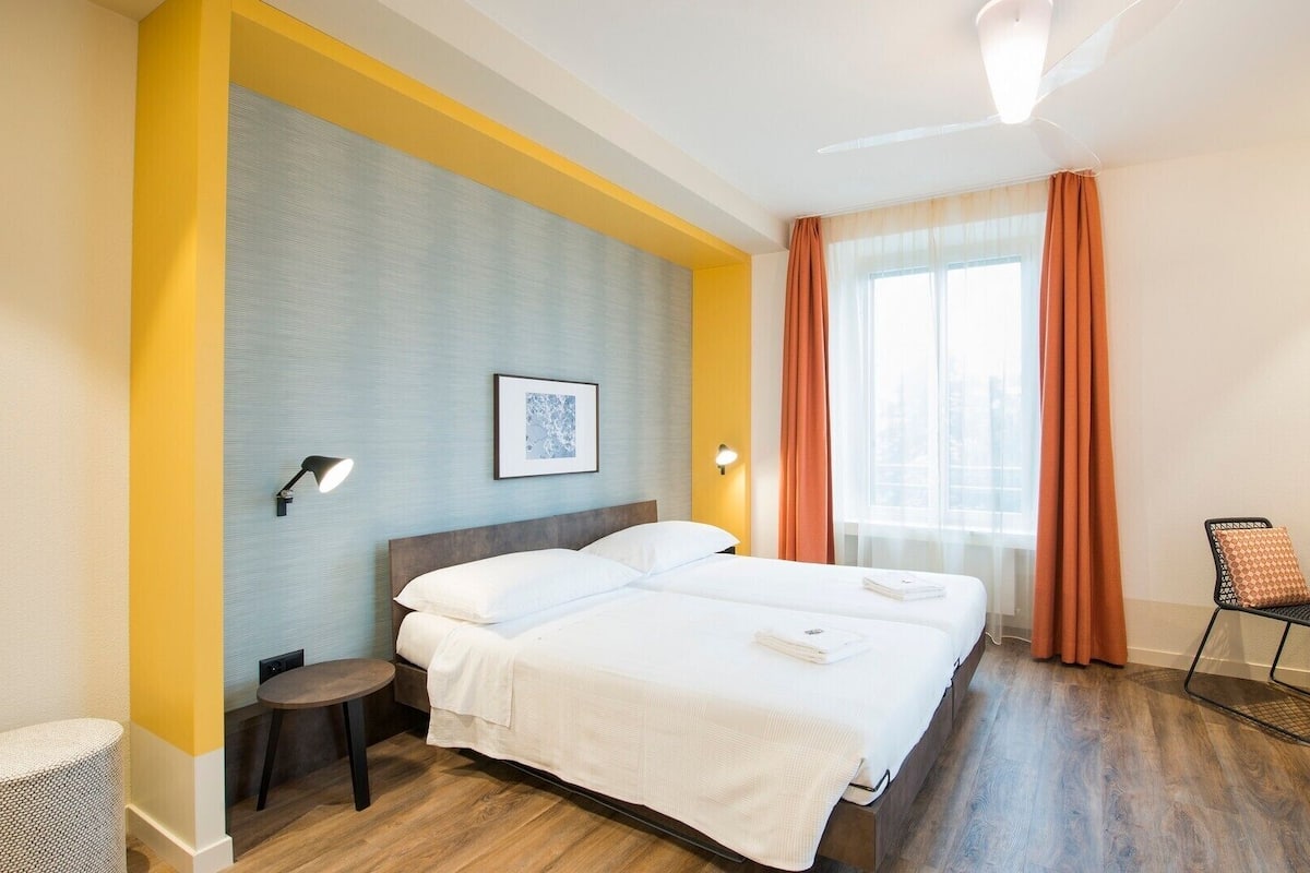 Chambre Confort Double ou avec lits jumeaux (modern) | Literie hypoallergénique, décoration personnalisée