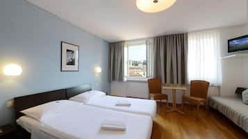 Chambre Triple Classique | Literie hypoallergénique, décoration personnalisée