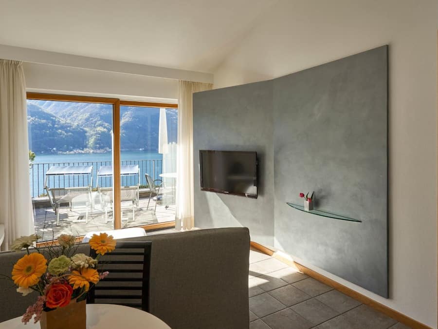 Panoramic Suite, Terrace, Lake View | Hypo-allergenic bedding, down comforters, in-room safe