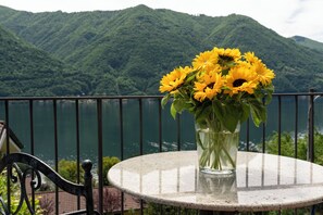 Honeymoon Suite Villa Olivo with Private Terrace and Lake View | Hypo-allergenic bedding, down duvets, in-room safe
