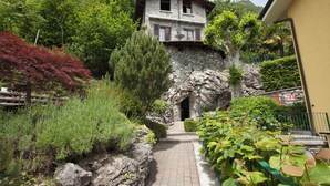Honeymoon Suite Villa Olivo with Private Terrace and Lake View | 低過敏寢具、羽絨被、客房內保險箱 、免費無線上網