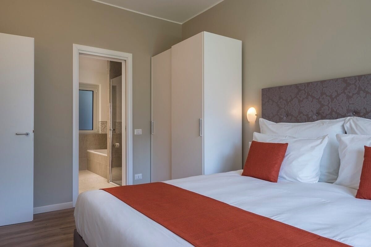 Three-Bedroom Family Suite with Garden and Partial Lake View | 防敏寢具、羽絨被、房內夾萬、獨特裝修