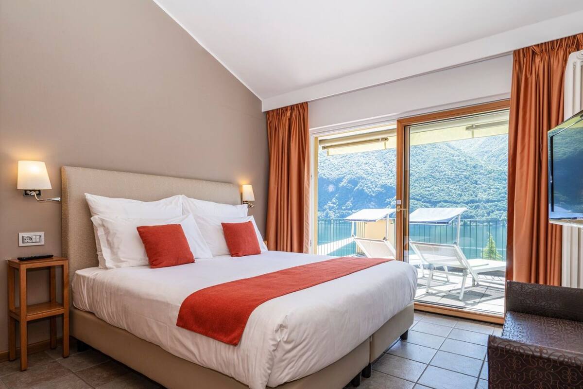 panoramic suite, terrace, lake view | view from room