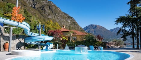 Indoor pool, 2 outdoor pools, pool umbrellas, sun loungers