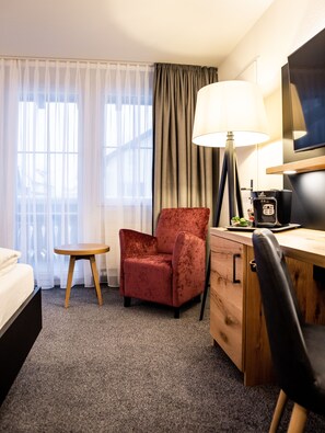 Televisión de pantalla plana de 110 cm con canales por cable