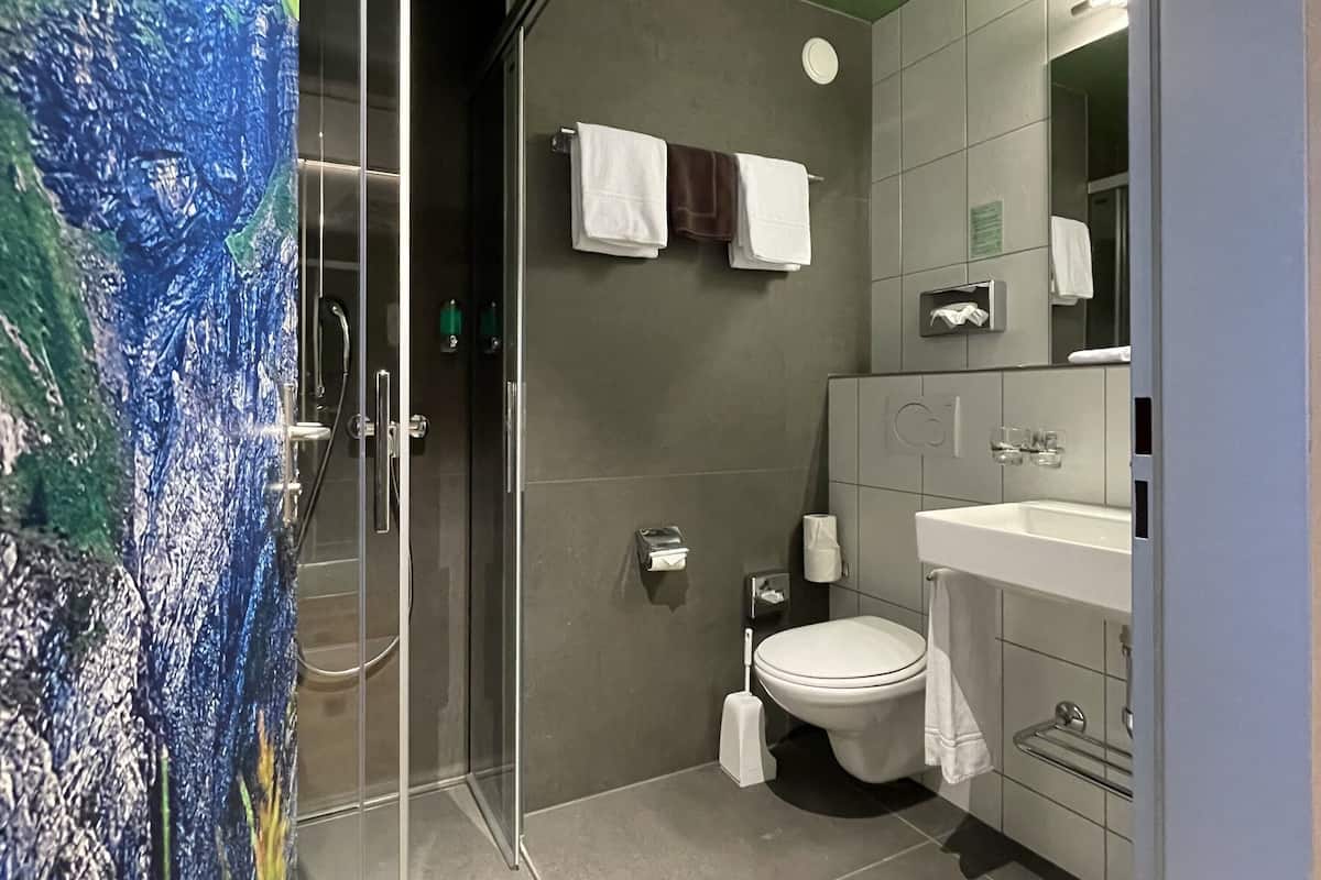 design double room, balcony | bathroom | deep-soaking bathtub, rainfall showerhead, hair dryer, towels