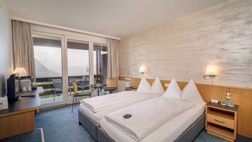 Superior Twin Room, Lake View | Desk, free WiFi, bed sheets