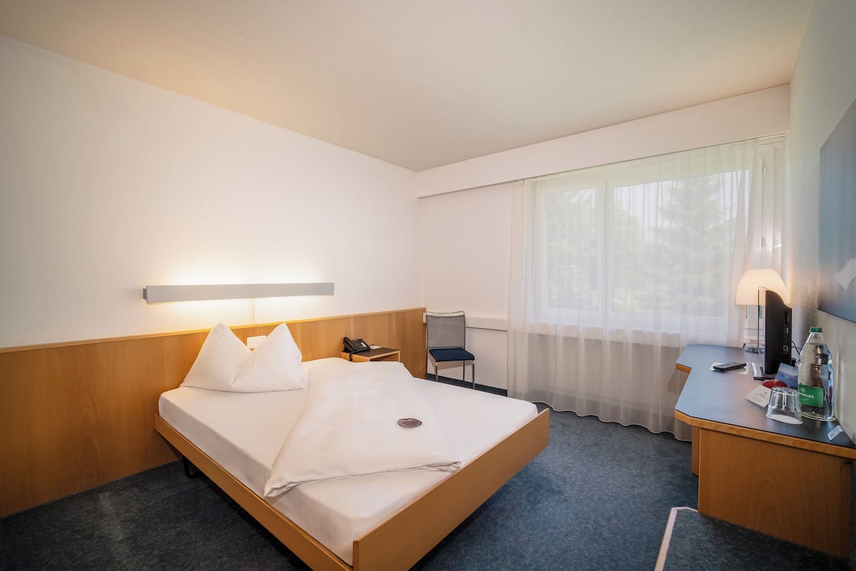 Basic Single Room | Meja, Wi-fi percuma, cadar katil