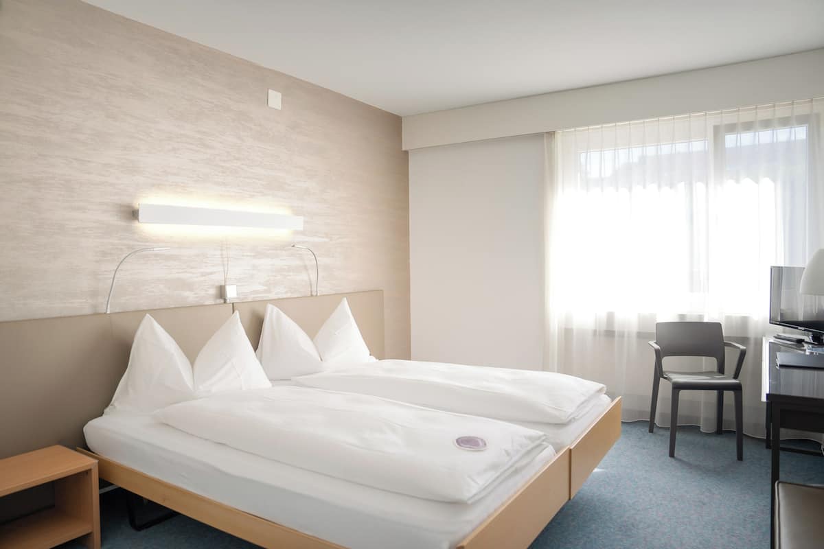 Bureau, Wi-Fi gratuit, draps fournis