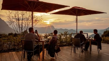 Sun deck