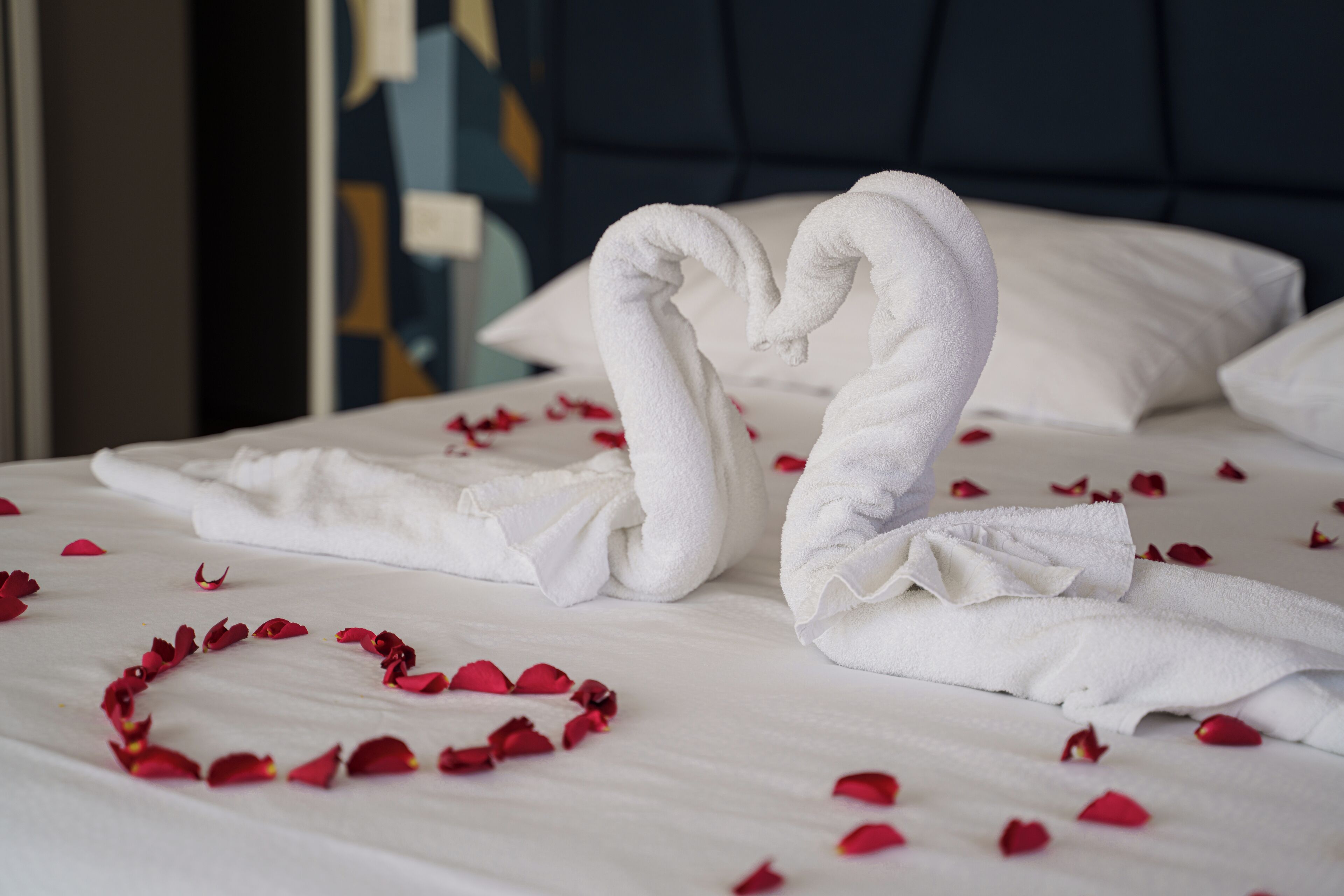 family room | 1 bedroom, premium bedding, tempur-pedic beds, minibar