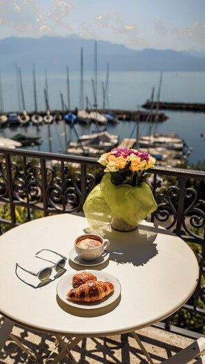 Deluxe Double Room, Balcony, Lake View | Premium bedding, Tempur-Pedic beds, minibar, in-room safe